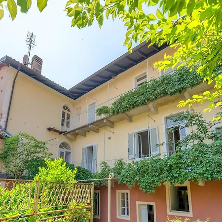 Apartment In Centro Storico A Cannero Riviera