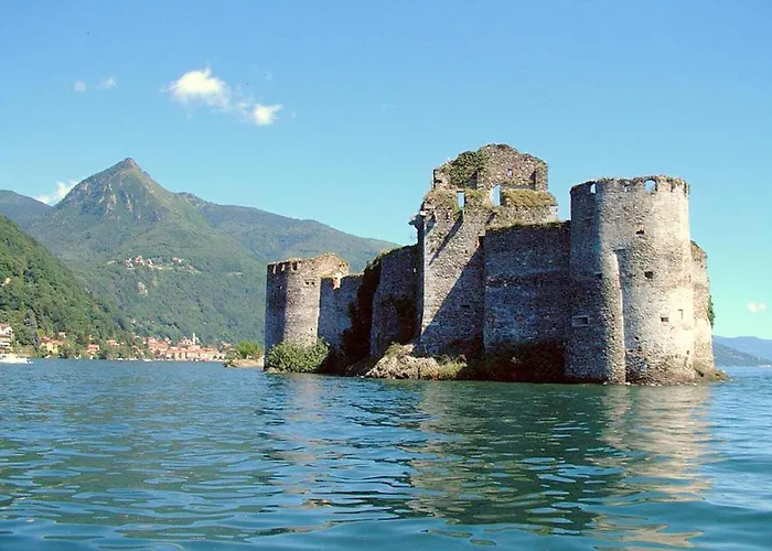 In Centro Storico A Cannero Riviera